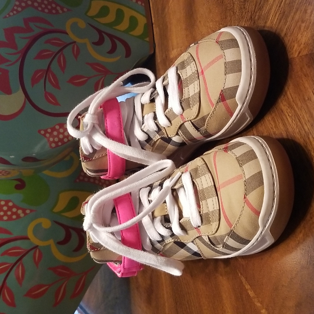 GIRLS BURBERRY GROVES HIGH-TOP SNEAKERS.....Size: EU 30; US 12.5